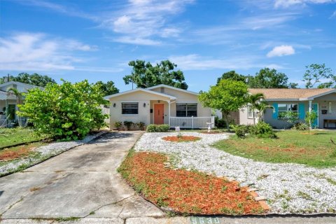 Casa en venta en Saint Petersburg, Florida, 2 dormitorios, 105.54 m2 № 2097973 - foto 2