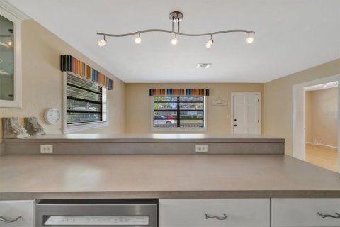 Casa en venta en Saint Petersburg, Florida, 2 dormitorios, 105.54 m2 № 2097973 - foto 14