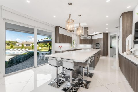 House in Delray Beach, Florida 4 bedrooms, 432.65 sq.m. № 2392677 - photo 15