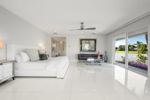 House in Delray Beach, Florida 4 bedrooms, 432.65 sq.m. № 2392677 - photo 17