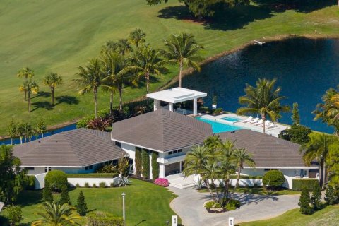 House in Delray Beach, Florida 4 bedrooms, 432.65 sq.m. № 2392677 - photo 2
