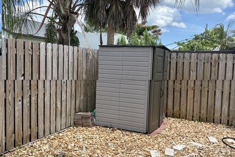House in Palm Springs, Florida 3 bedrooms, 130.81 sq.m. № 2082920 - photo 21