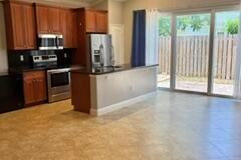 House in Palm Springs, Florida 3 bedrooms, 130.81 sq.m. № 2082920 - photo 5