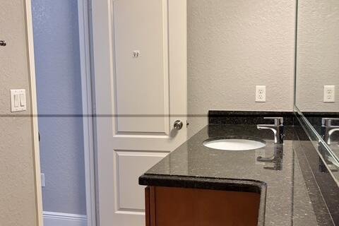 House in Palm Springs, Florida 3 bedrooms, 130.81 sq.m. № 2082920 - photo 15