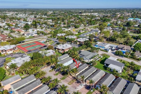 House in Palm Springs, Florida 3 bedrooms, 130.81 sq.m. № 2082920 - photo 25