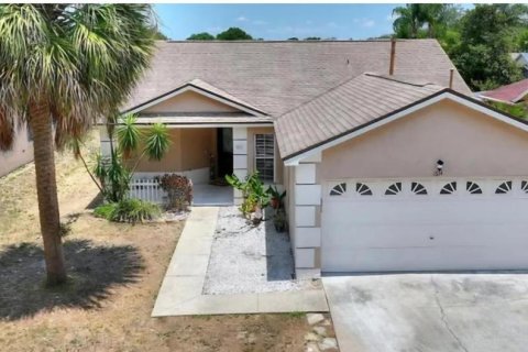 Villa ou maison à vendre à Kissimmee, Floride: 3 chambres, 114.08 m2 № 1793835 - photo 13
