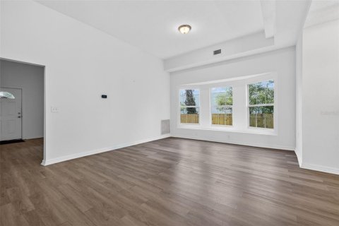House in Tampa, Florida 5 bedrooms, 311.32 sq.m. № 2107207 - photo 16