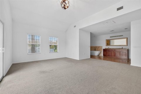 House in Tampa, Florida 5 bedrooms, 311.32 sq.m. № 2107207 - photo 22