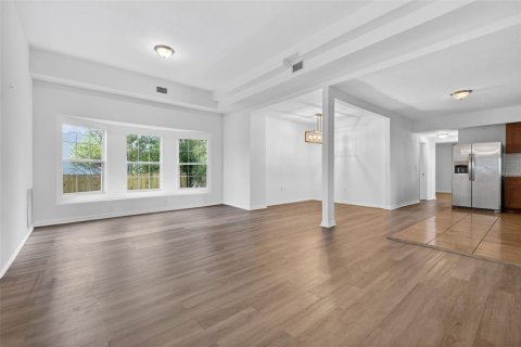 House in Tampa, Florida 5 bedrooms, 311.32 sq.m. № 2107207 - photo 15