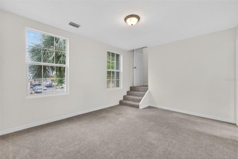 House in Tampa, Florida 5 bedrooms, 311.32 sq.m. № 2107207 - photo 20