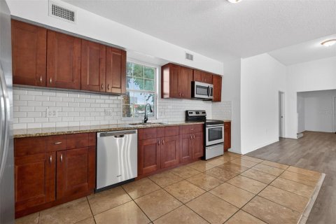 House in Tampa, Florida 5 bedrooms, 311.32 sq.m. № 2107207 - photo 9