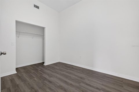 House in Tampa, Florida 5 bedrooms, 311.32 sq.m. № 2107207 - photo 10