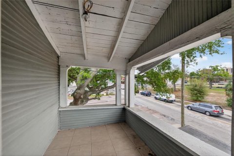 House in Tampa, Florida 5 bedrooms, 311.32 sq.m. № 2107207 - photo 27
