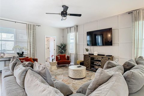 Villa ou maison à vendre à Kissimmee, Floride: 6 chambres, 349.31 m2 № 1547078 - photo 18