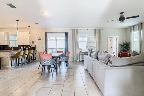 Villa ou maison à vendre à Kissimmee, Floride: 6 chambres, 349.31 m2 № 1547078 - photo 6