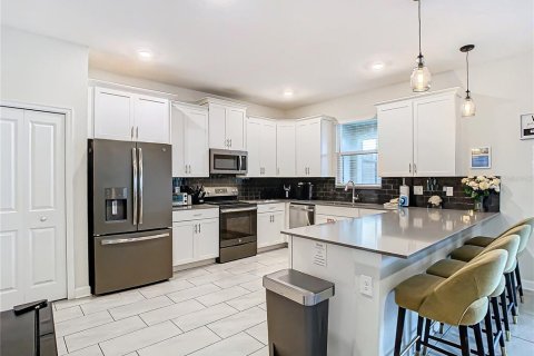 Villa ou maison à vendre à Kissimmee, Floride: 6 chambres, 349.31 m2 № 1547078 - photo 8