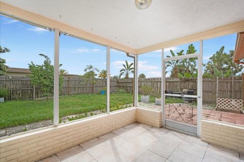 House in Port Richey, Florida 2 bedrooms, 91.97 sq.m. № 1905837 - photo 16