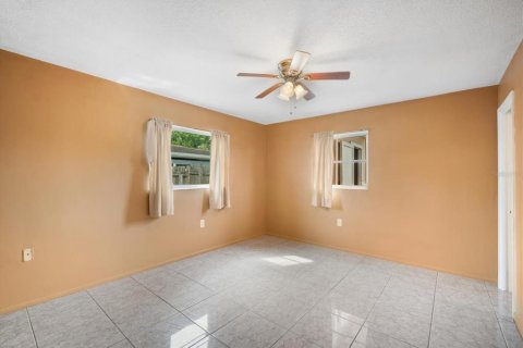 House in Port Richey, Florida 2 bedrooms, 91.97 sq.m. № 1905837 - photo 14