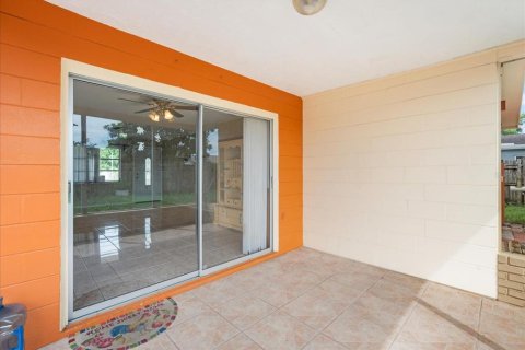 House in Port Richey, Florida 2 bedrooms, 91.97 sq.m. № 1905837 - photo 18
