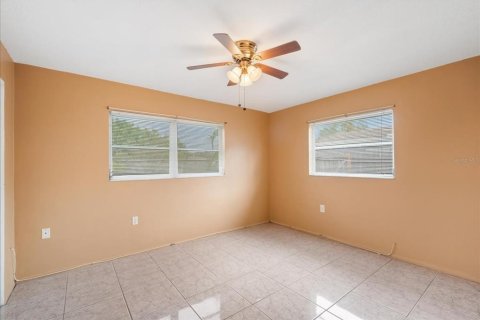 House in Port Richey, Florida 2 bedrooms, 91.97 sq.m. № 1905837 - photo 11