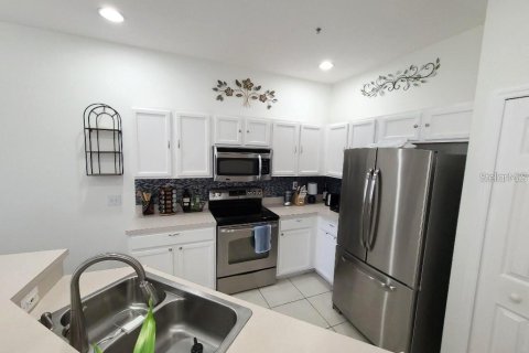 Townhouse in Sarasota, Florida 3 bedrooms, 128.02 sq.m. № 2377852 - photo 10