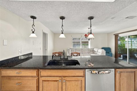 Villa ou maison à vendre à Port Richey, Floride: 3 chambres, 118.64 m2 № 2434477 - photo 15