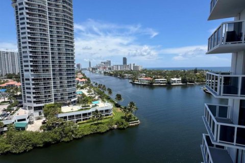 Condo in Miami, Florida, 2 bedrooms № 2083241