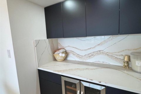 Condo in Miami, Florida, 2 bedrooms  № 2083241 - photo 14