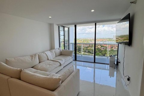 Condo in Miami, Florida, 2 bedrooms  № 2083241 - photo 13