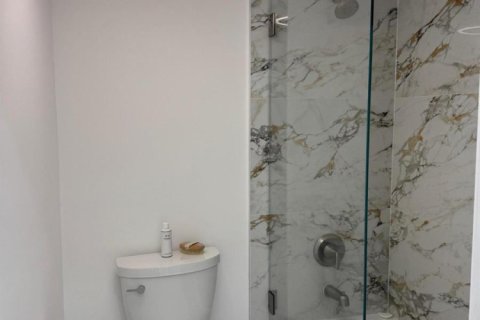 Condo in Miami, Florida, 2 bedrooms  № 2083241 - photo 21