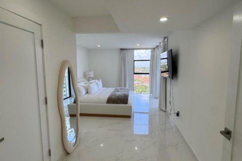 Condo in Miami, Florida, 2 bedrooms  № 2083241 - photo 16