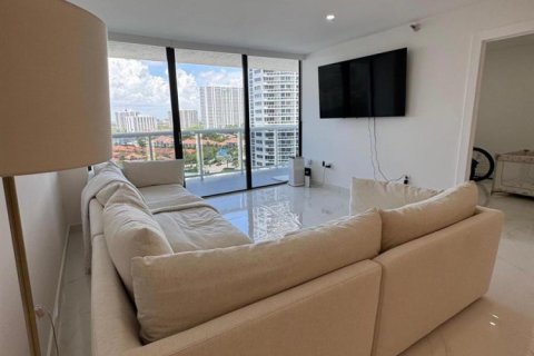 Condo in Miami, Florida, 2 bedrooms  № 2083241 - photo 11