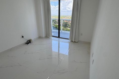 Condo in Miami, Florida, 2 bedrooms  № 2083241 - photo 23