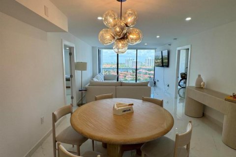 Condo in Miami, Florida, 2 bedrooms  № 2083241 - photo 9