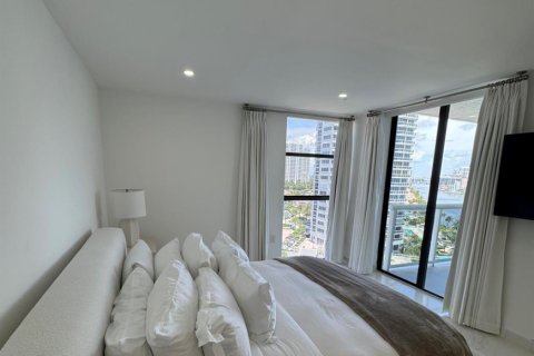 Condo in Miami, Florida, 2 bedrooms  № 2083241 - photo 18