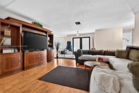 Купить виллу или дом в Маргит, Флорида 3 спальни, 170.38м2, № 2017188 - фото 7