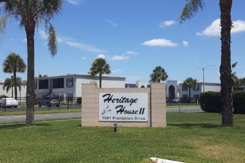 Condominio en venta en Kissimmee, Florida, 2 dormitorios, 93.65 m2 № 1839956 - foto 1