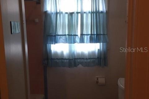 Propiedad comercial en alquiler en Gainesville, Florida, 303.42 m2 № 1564354 - foto 4