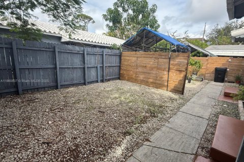 Снять в аренду виллу или дом в Форт-Лодердейл, Флорида 1 спальня, 170.66м2, № 1892045 - фото 12