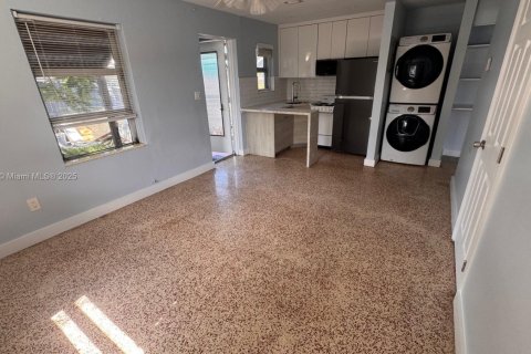Casa en alquiler en Fort Lauderdale, Florida, 1 dormitorio, 170.66 m2 № 1892045 - foto 5