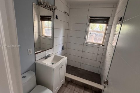 Casa en alquiler en Fort Lauderdale, Florida, 1 dormitorio, 170.66 m2 № 1892045 - foto 11