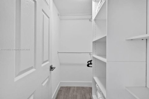 Immobilier commercial à vendre à Miami, Floride: 205.87 m2 № 1758650 - photo 10