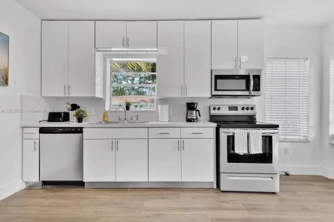 Immobilier commercial à vendre à Miami, Floride: 205.87 m2 № 1758650 - photo 12