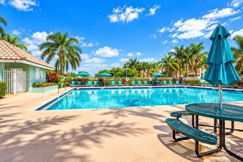 Villa ou maison à vendre à Pembroke Pines, Floride: 3 chambres, 164.53 m2 № 2421481 - photo 8