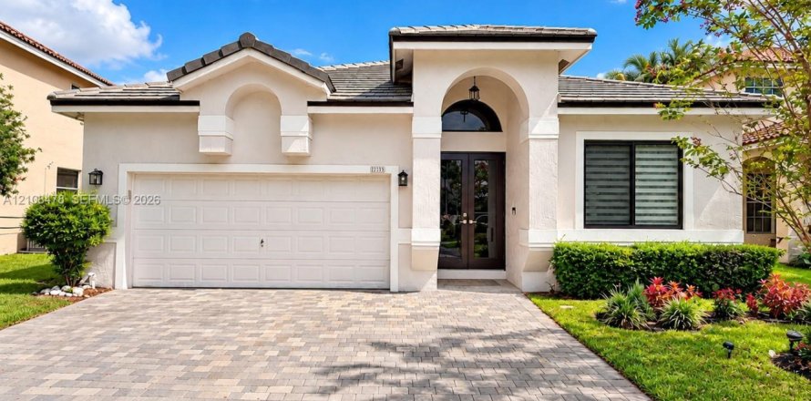 Villa ou maison à Pembroke Pines, Floride 3 chambres, 164.53 m2 № 2421481