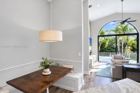 Villa ou maison à vendre à Pembroke Pines, Floride: 3 chambres, 164.53 m2 № 2421481 - photo 15