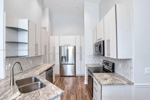 Villa ou maison à vendre à Pembroke Pines, Floride: 3 chambres, 164.53 m2 № 2421481 - photo 14