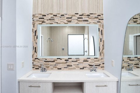 Villa ou maison à vendre à Pembroke Pines, Floride: 3 chambres, 164.53 m2 № 2421481 - photo 30