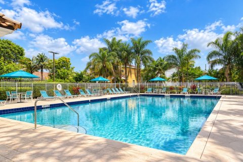 Villa ou maison à vendre à Pembroke Pines, Floride: 3 chambres, 164.53 m2 № 2421481 - photo 10