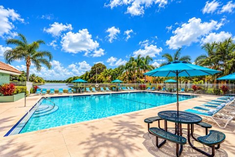 Villa ou maison à vendre à Pembroke Pines, Floride: 3 chambres, 164.53 m2 № 2421481 - photo 7